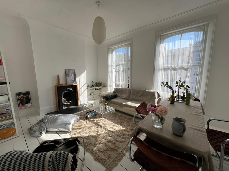 Room Bouverie Road in Greater London