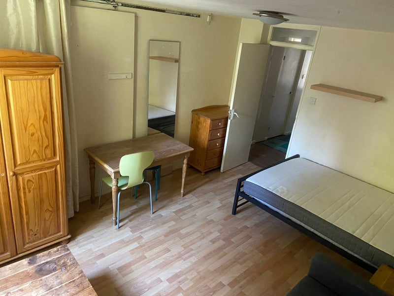 Room Thistlewood Close in Greater London