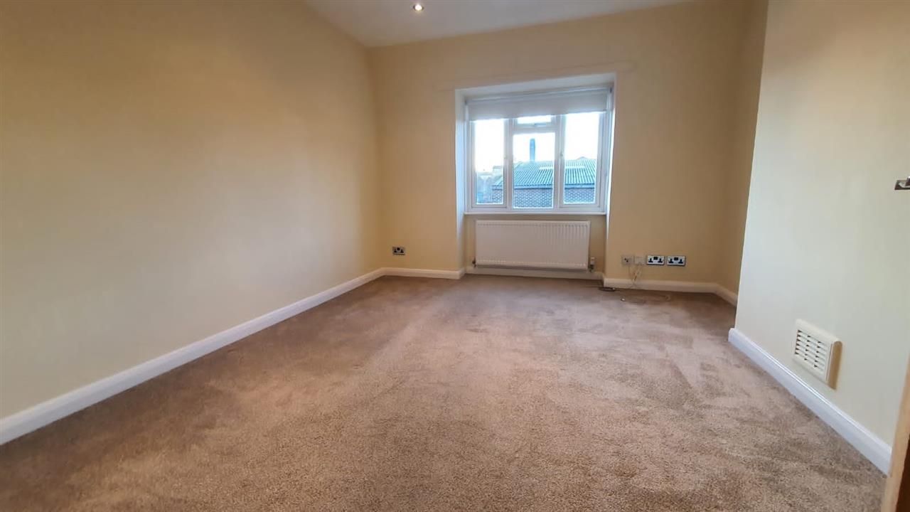 Flat Edward Grove in Greater London