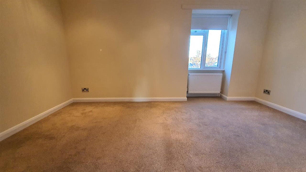 Flat Edward Grove in Greater London
