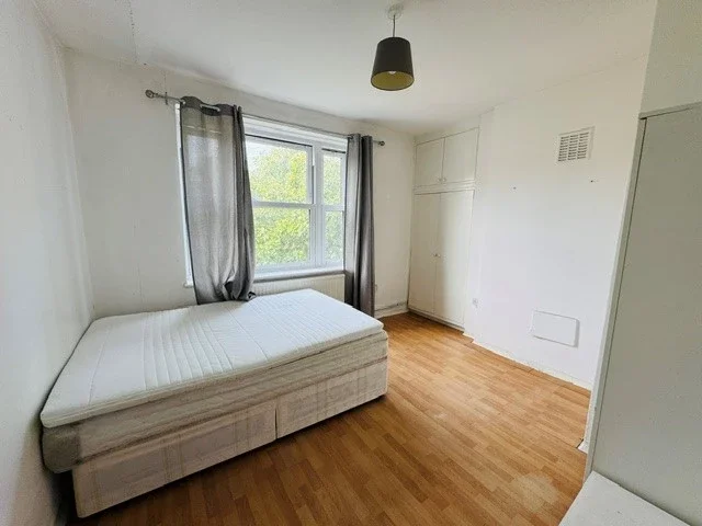 Flat Turin Street in Greater London