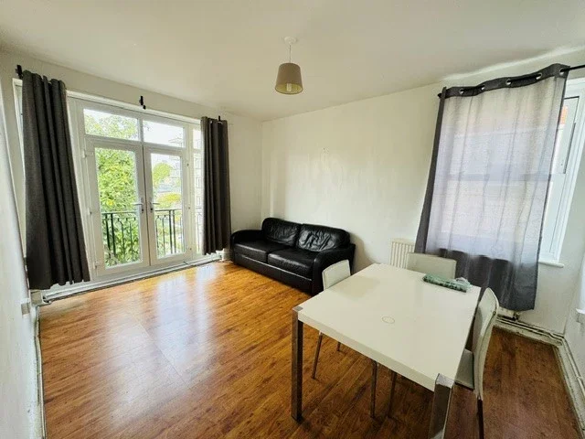 Flat Turin Street in Greater London