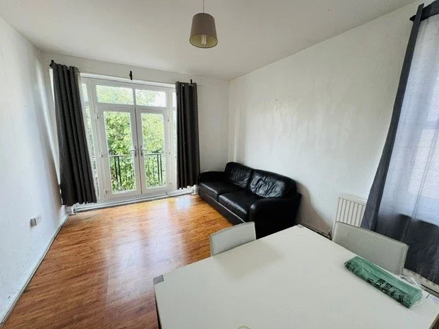 Flat Turin Street in Greater London