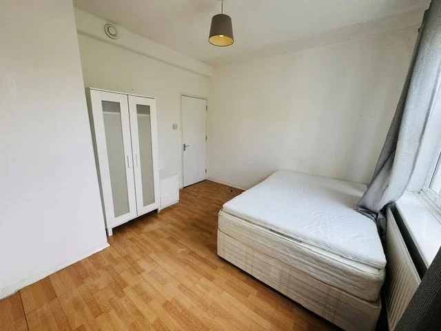 Flat Turin Street in Greater London