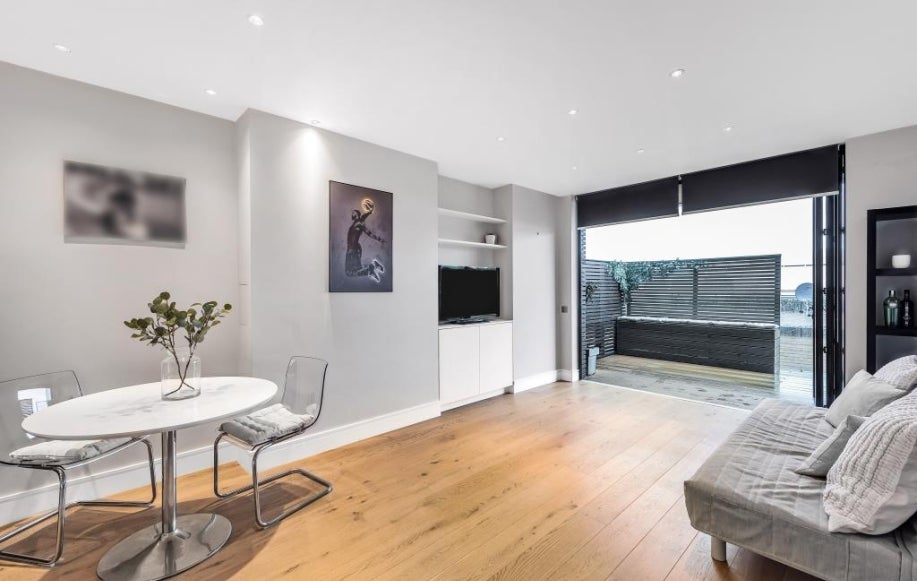 Flat Salusbury Road in London