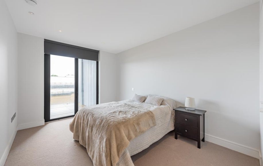 Flat Salusbury Road in London