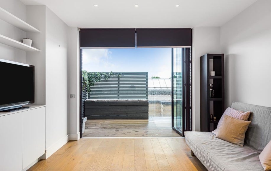 Flat Salusbury Road in London