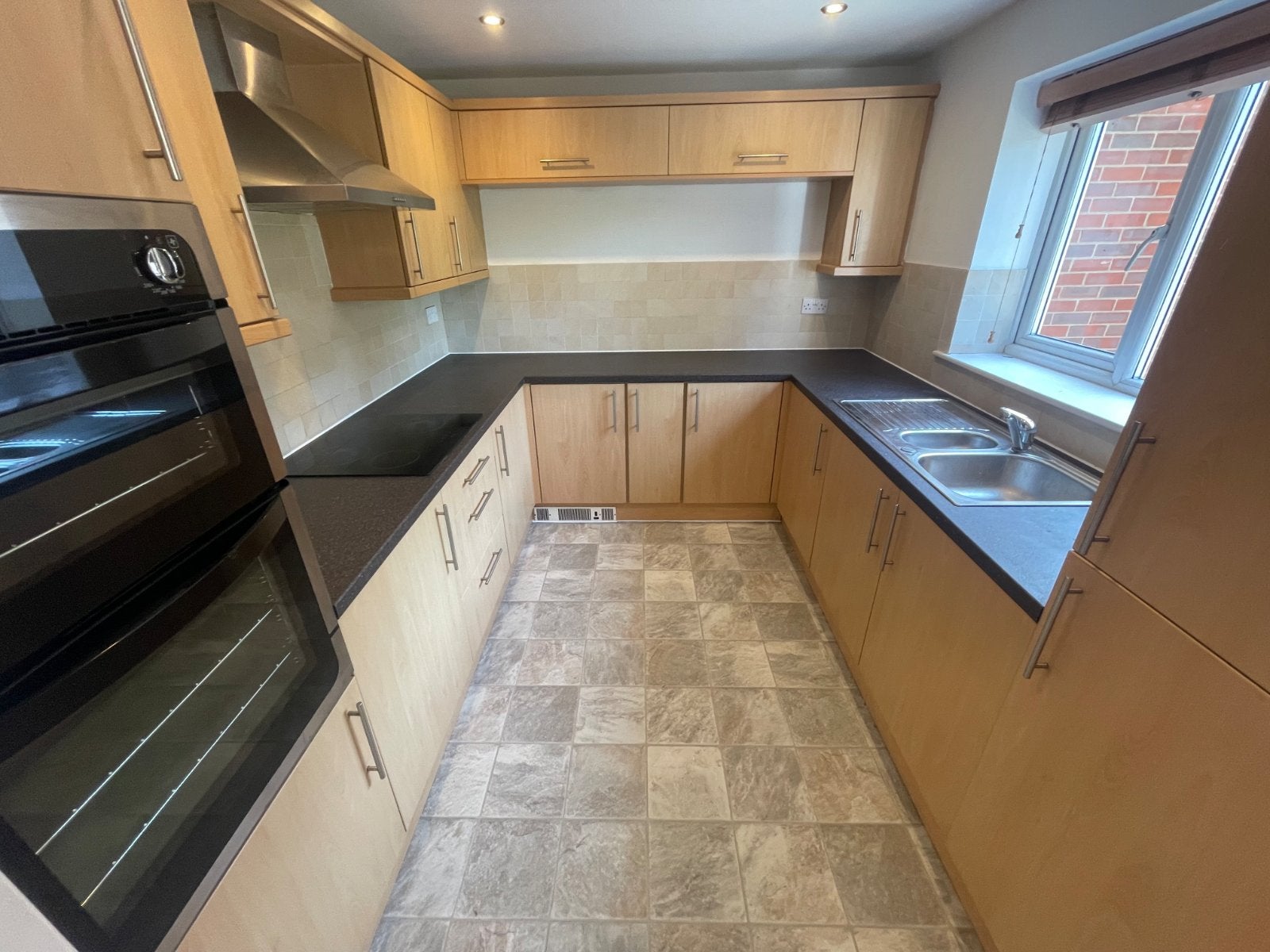 Flat Birkdale Close in West Ella