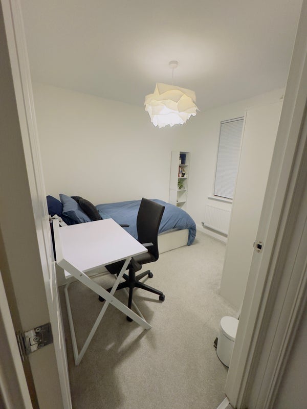 Room Hillcrest Road in Nuneaton and Bedworth
