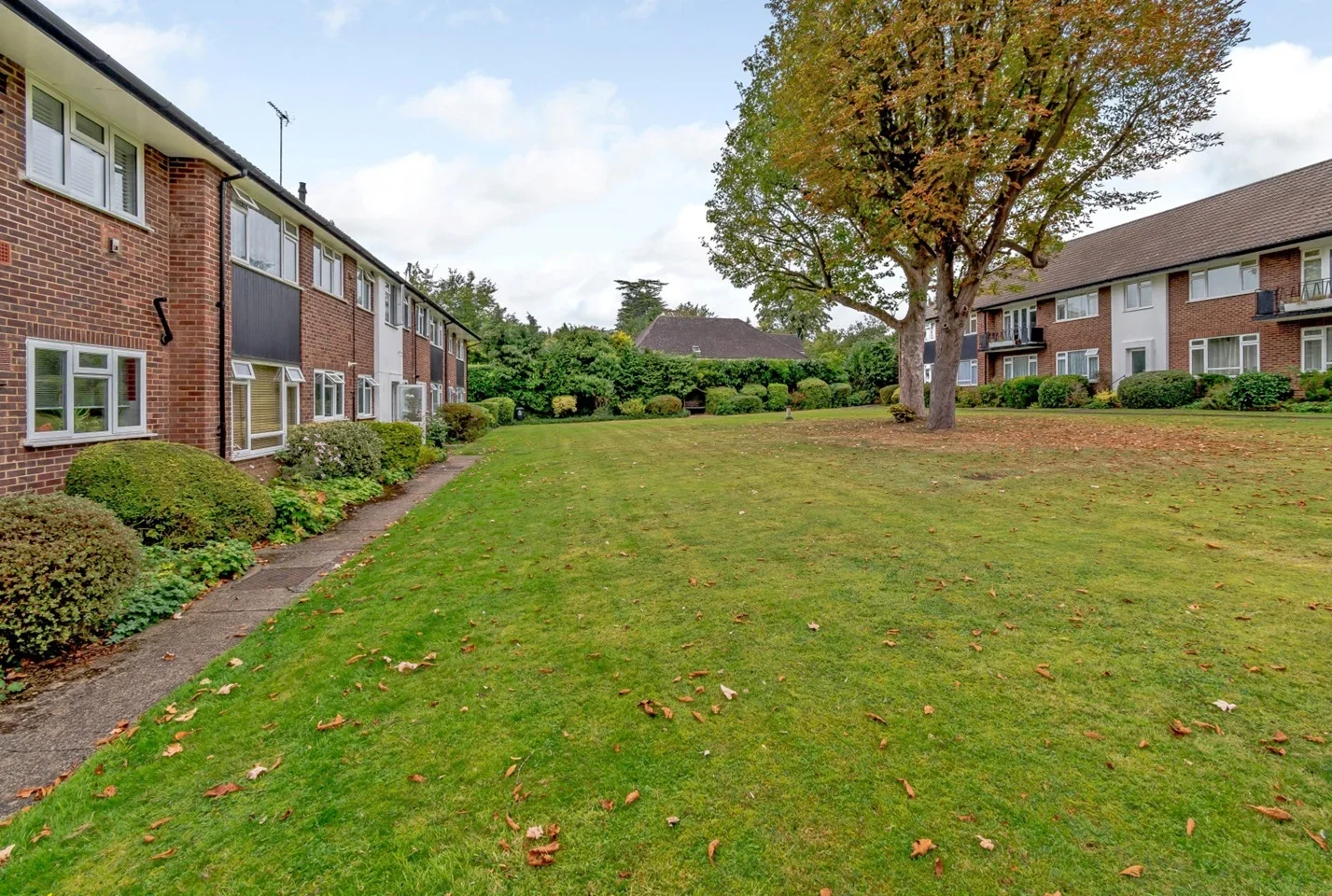 Flat Bromet Close in Watford