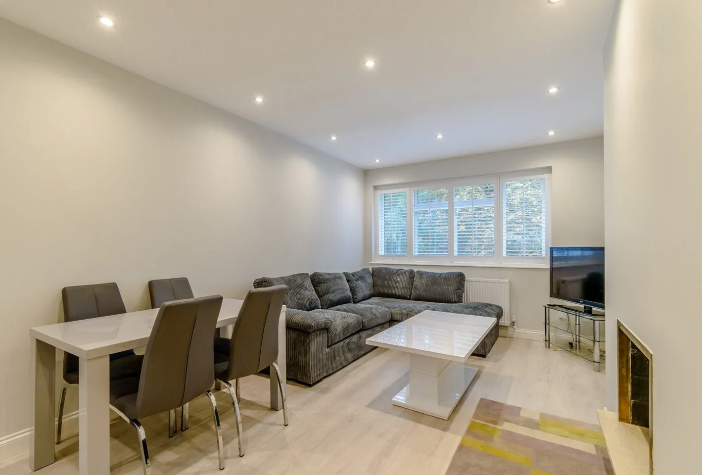Flat Bromet Close in Watford