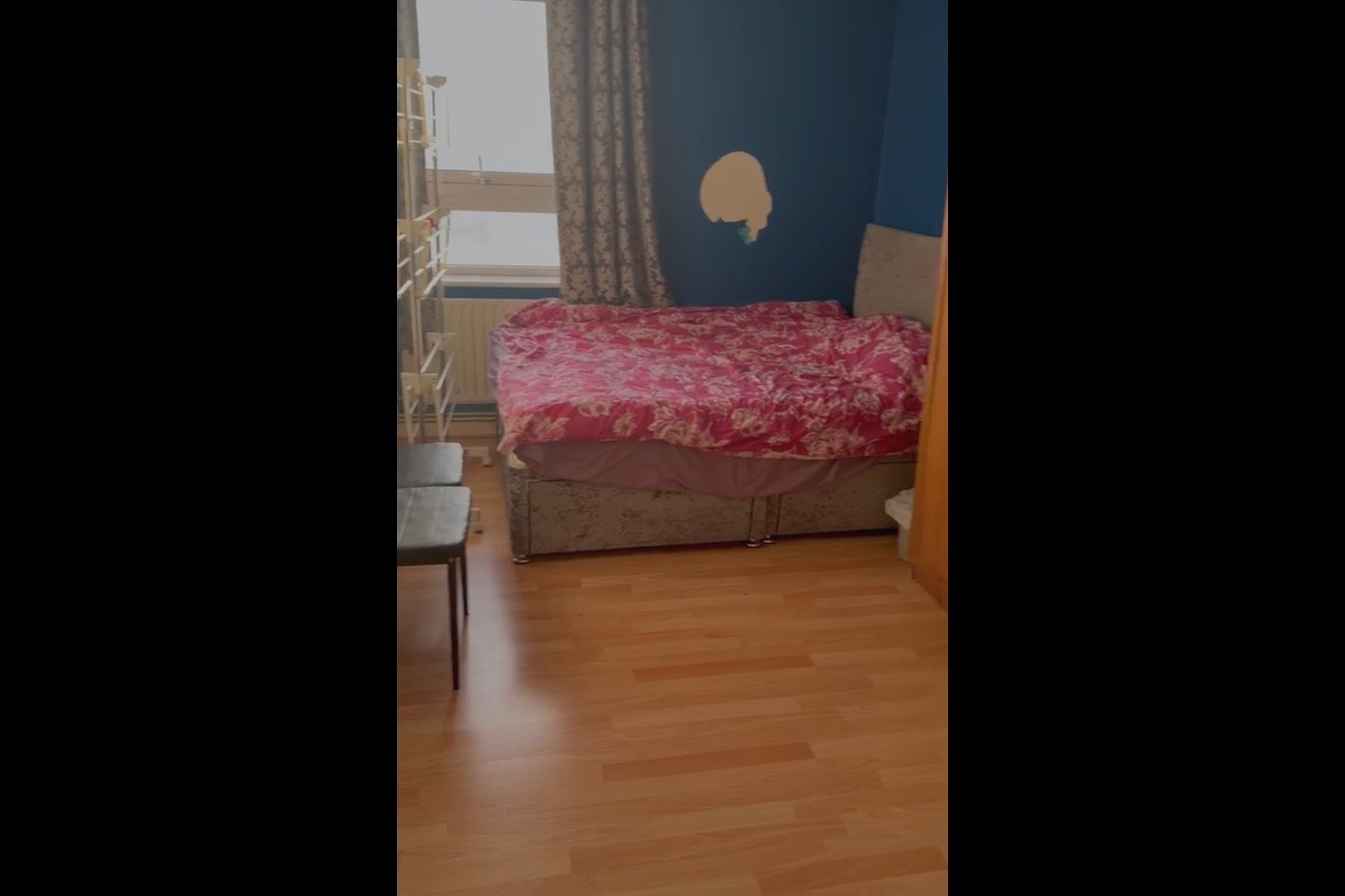 Room Ropery Street in Greater London