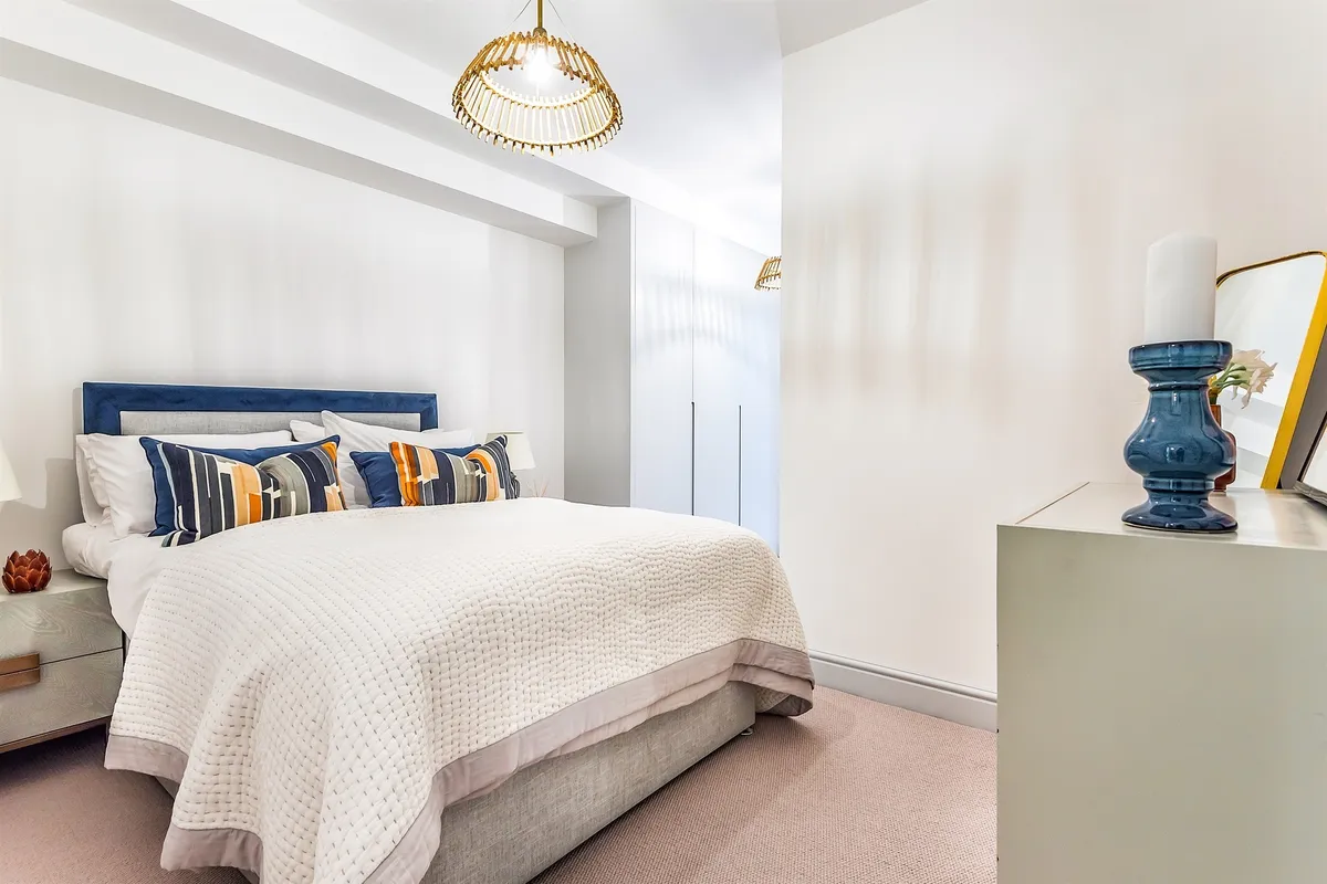 House Frithville Gardens in Greater London
