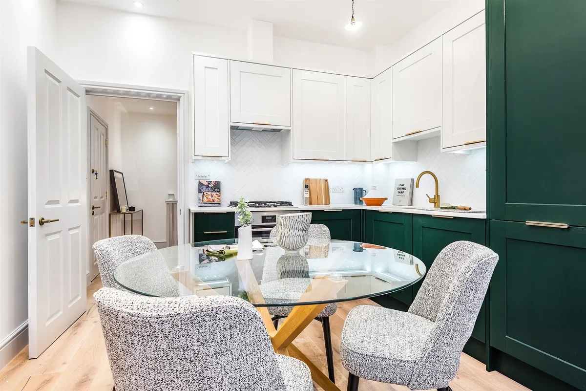 House Frithville Gardens in Greater London