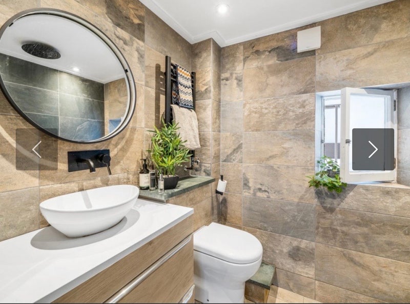 Flat Ifield Road in Greater London