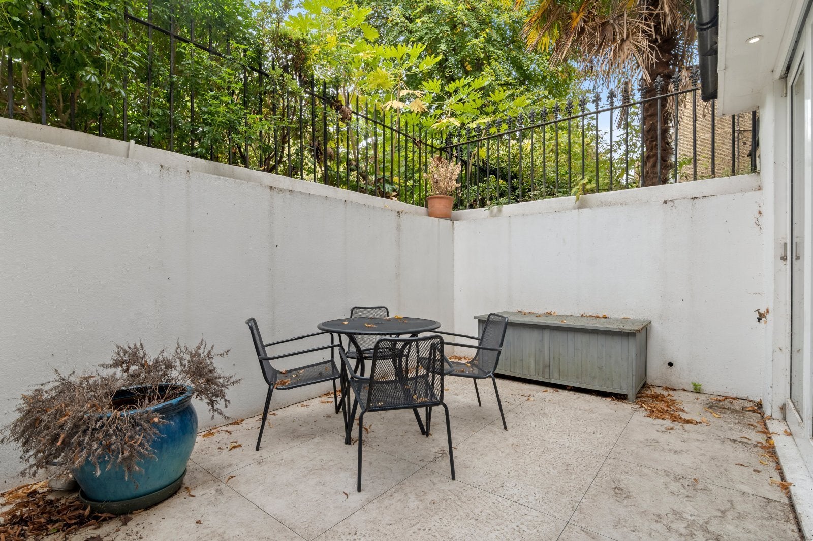 Flat Philbeach Gardens in Greater London