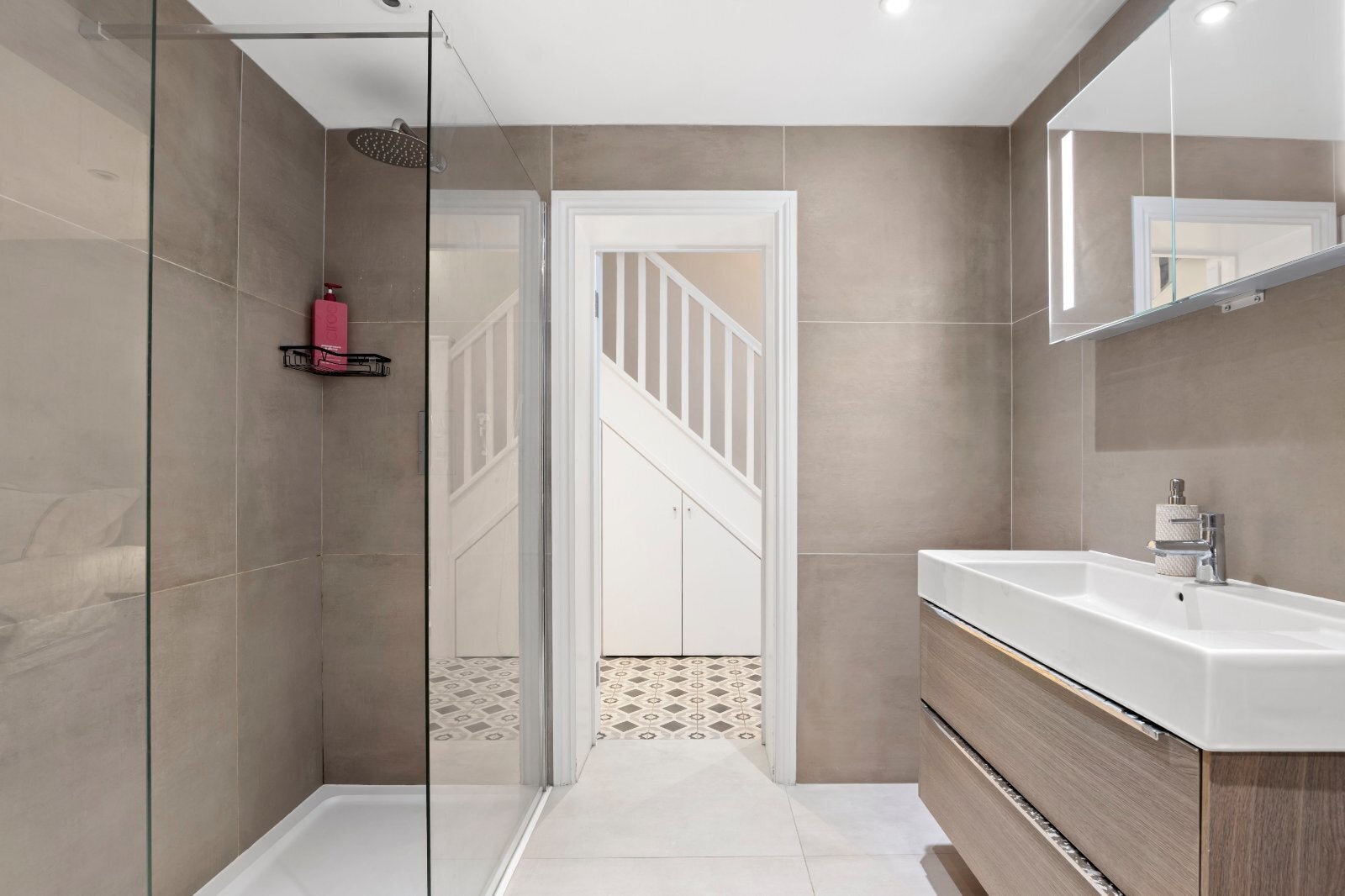 Flat Philbeach Gardens in Greater London