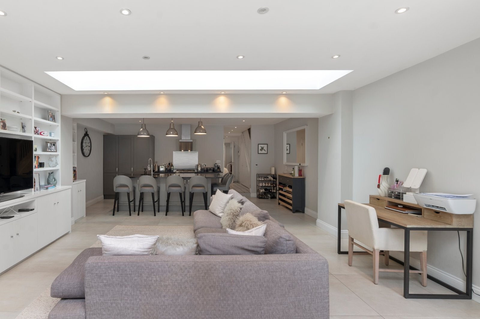 Flat Philbeach Gardens in Greater London