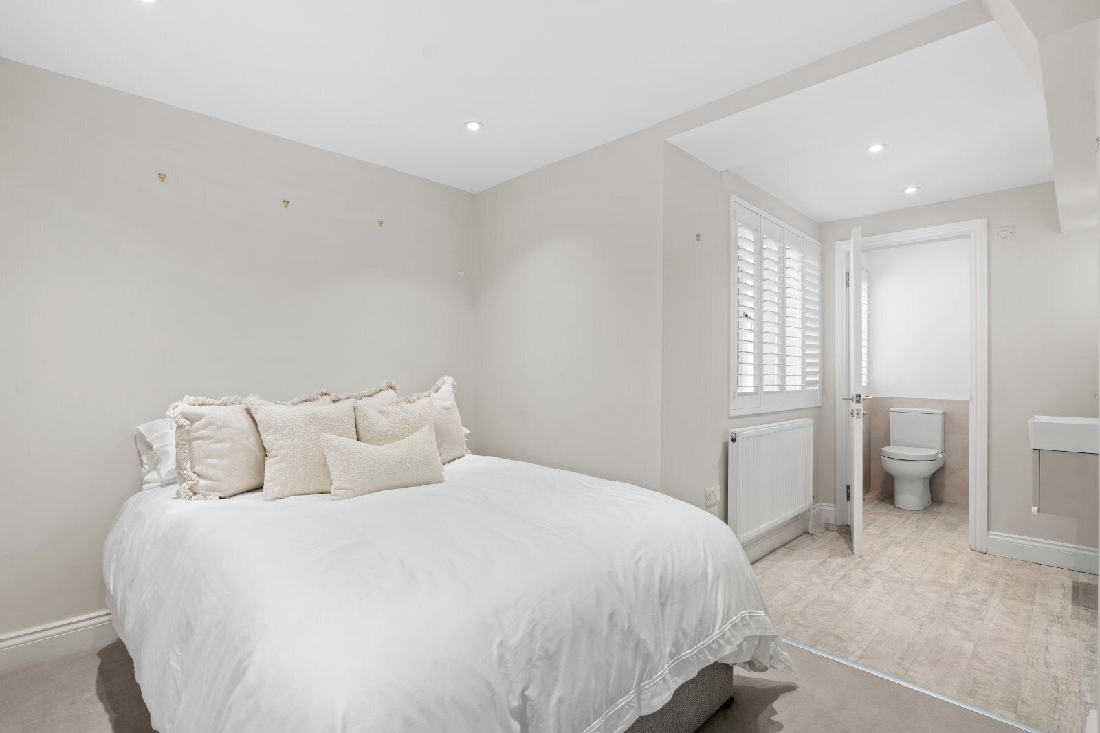 Flat Philbeach Gardens in Greater London