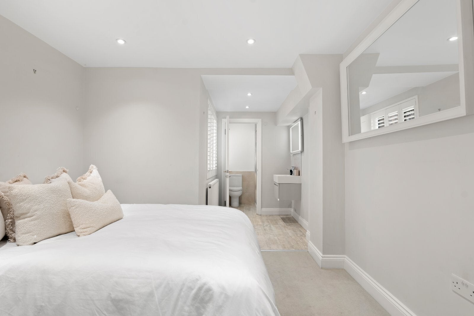 Flat Philbeach Gardens in Greater London