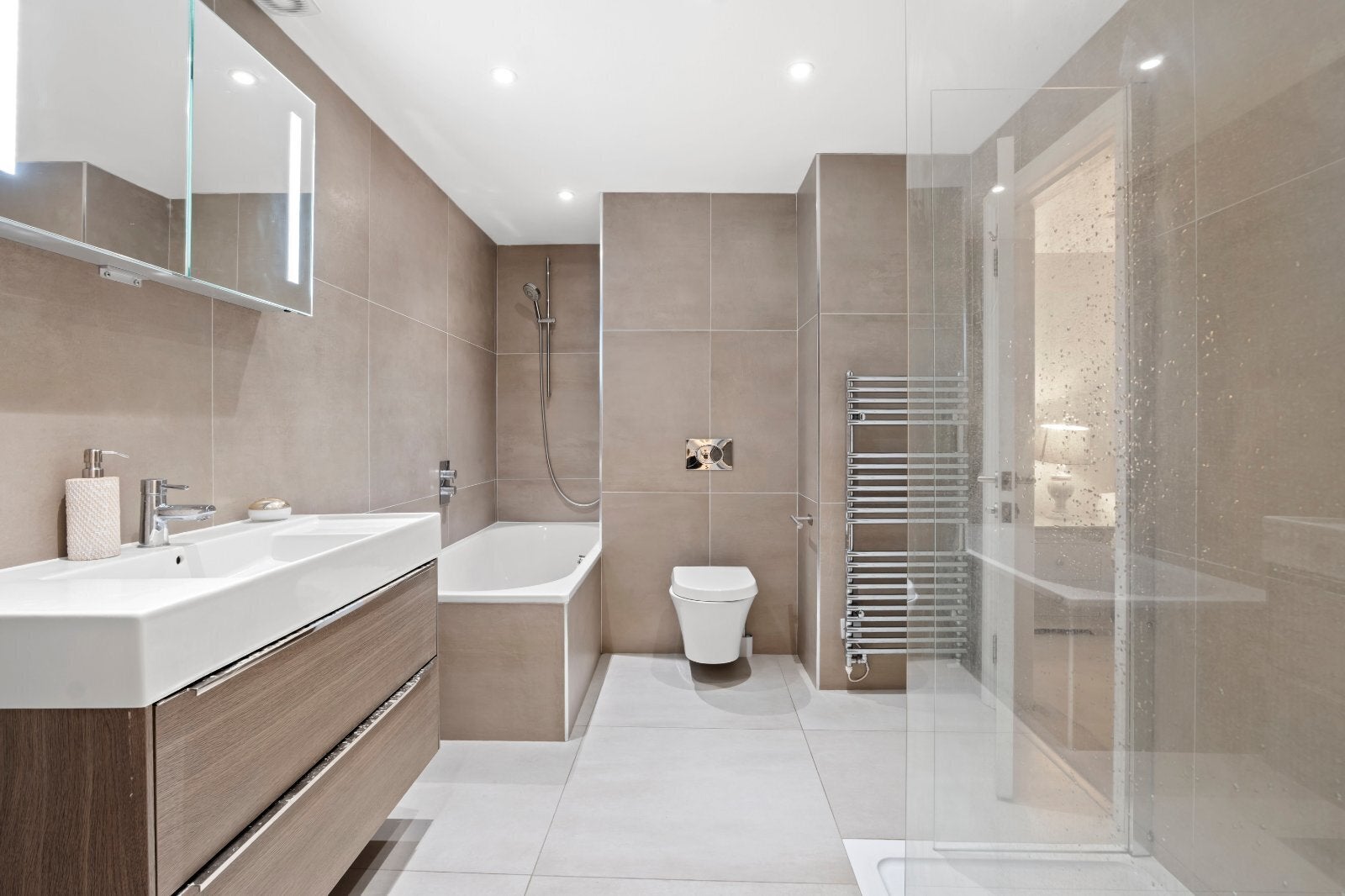 Flat Philbeach Gardens in Greater London