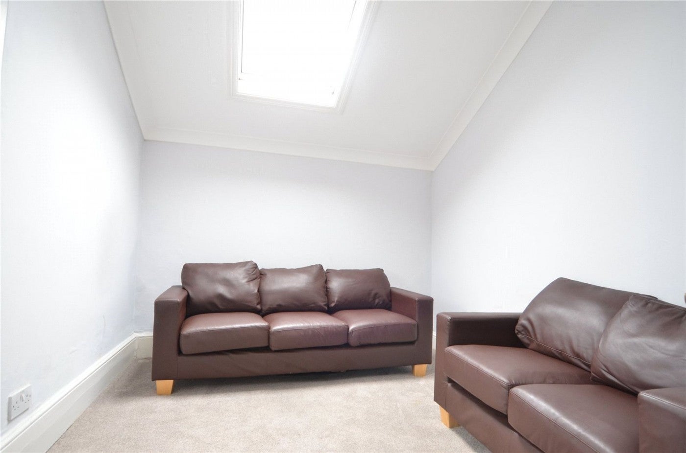 Flat Half Moon Lane in Greater London