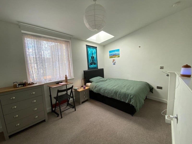 Room Eillie Mews in Greater London
