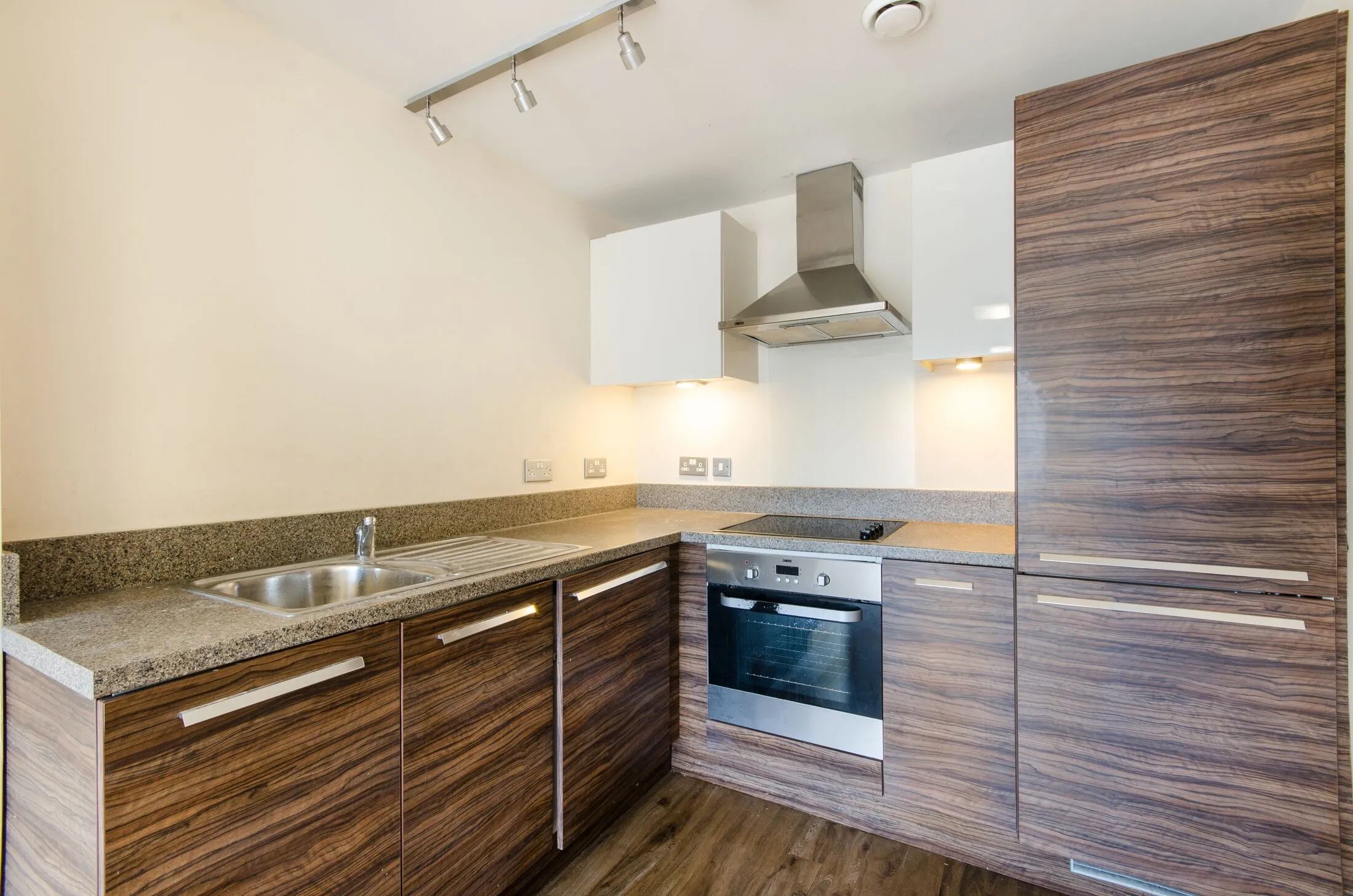 Flat Merrick Road in Greater London