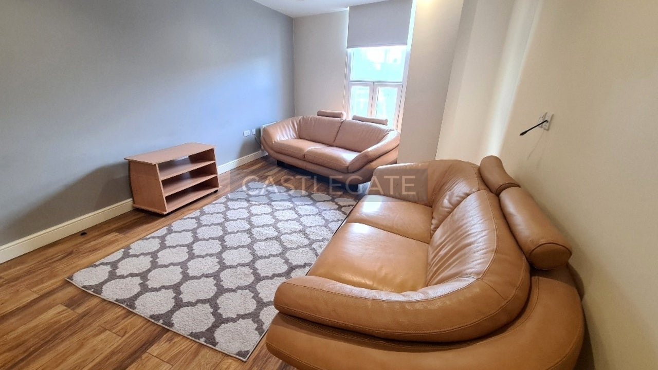 Flat Westgate in Huddersfield