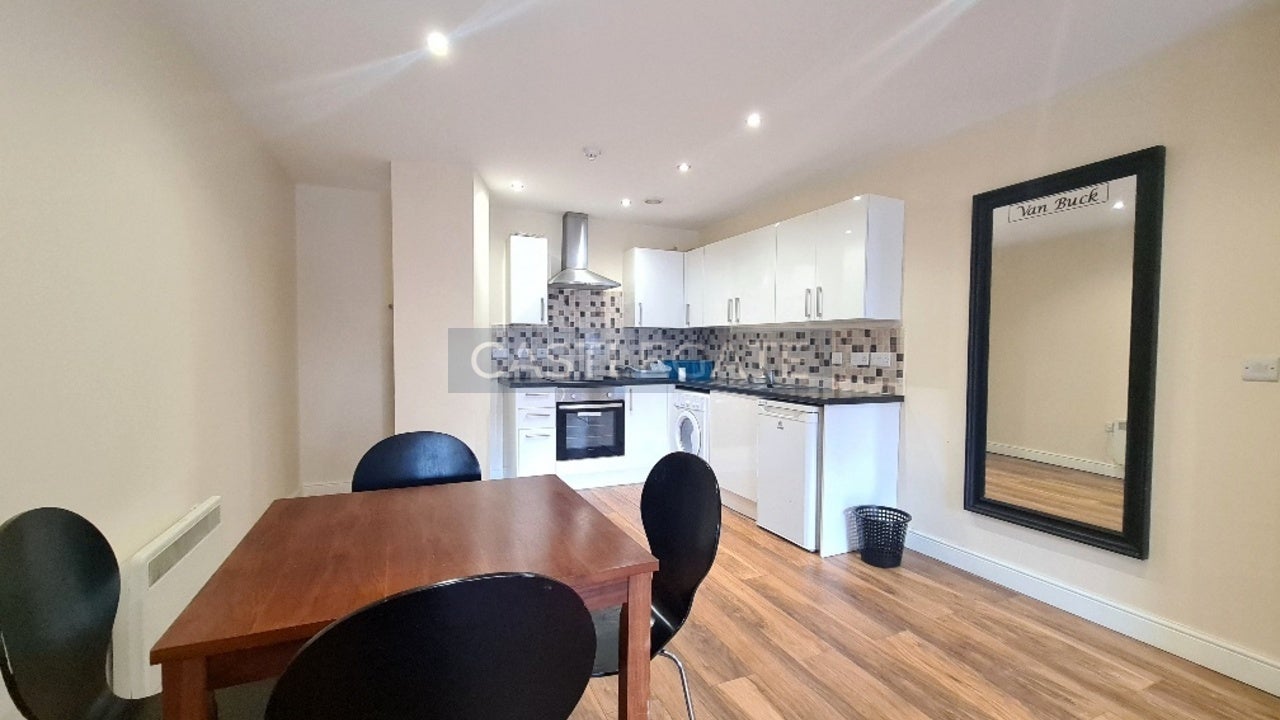 Flat Westgate in Huddersfield