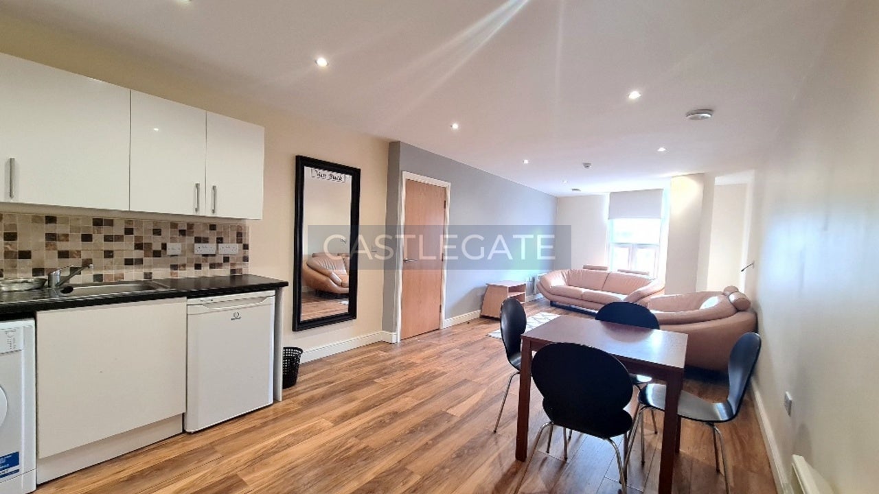 Flat Westgate in Huddersfield