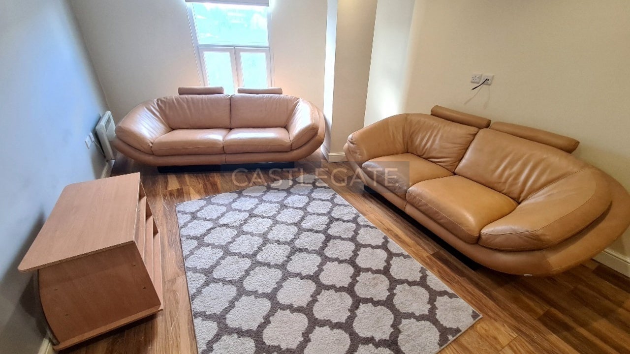Flat Westgate in Huddersfield