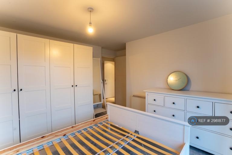 Flat Hatfield Road in St Albans