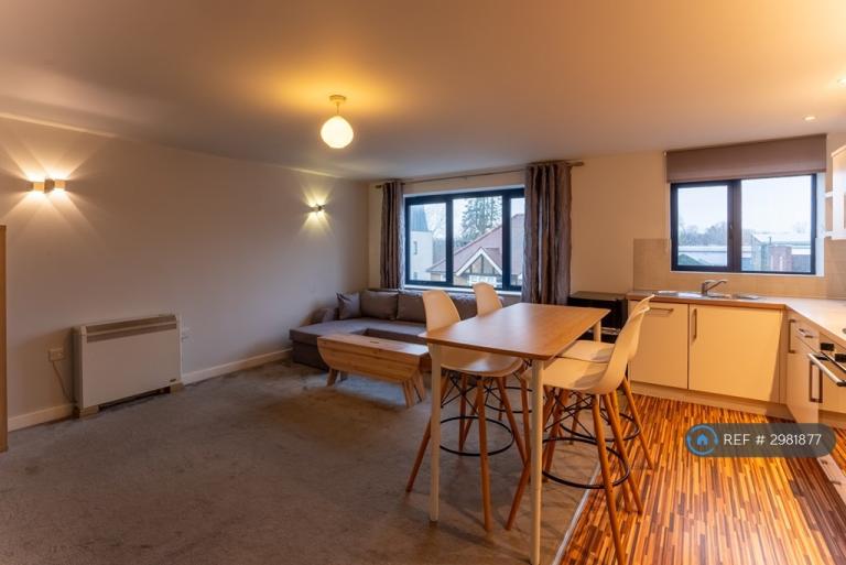 Flat Hatfield Road in St Albans