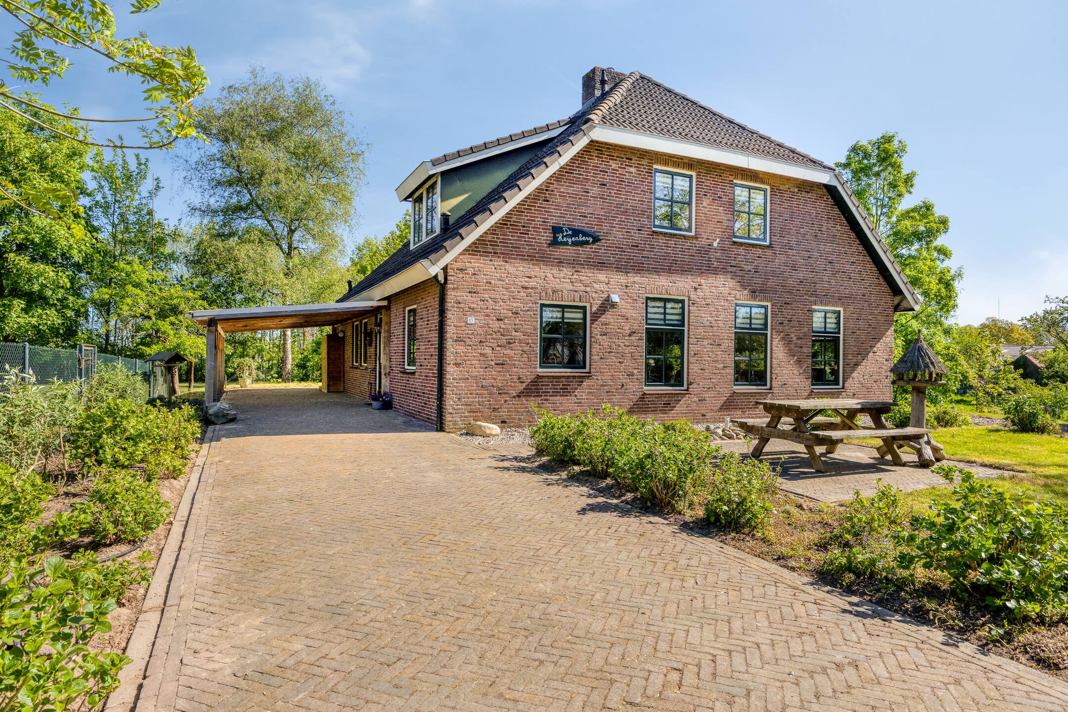 Huis Hogeweg 10 in Duiven