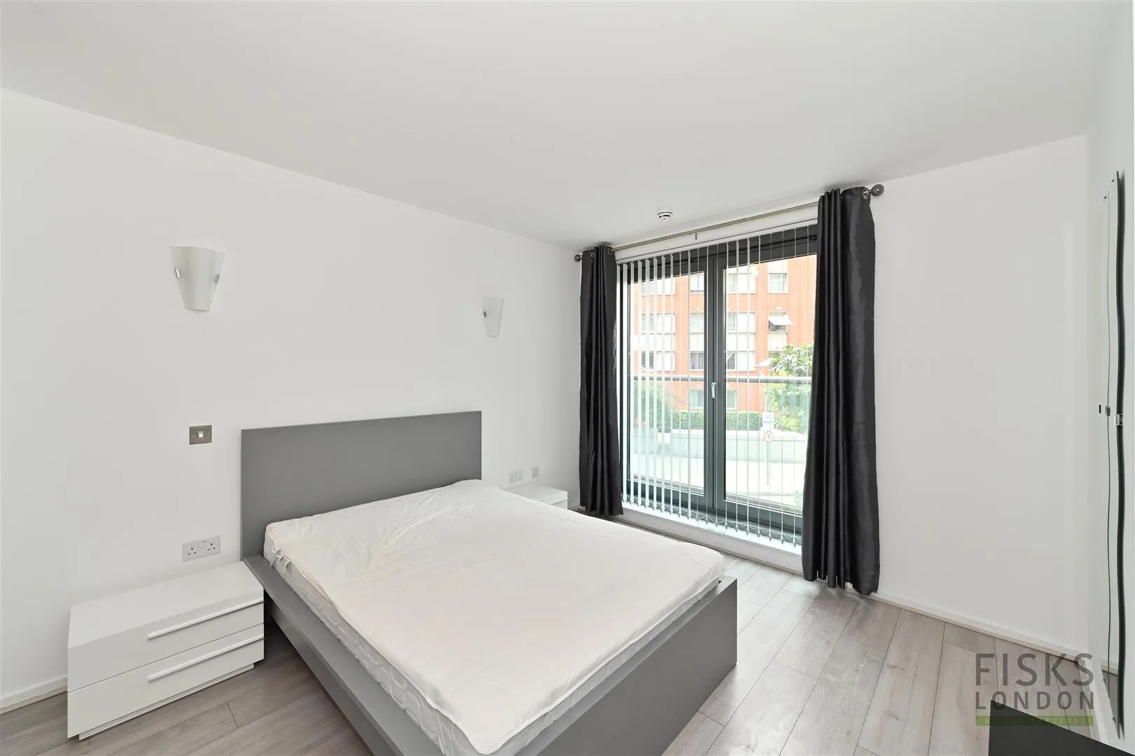 Flat Fairmont Avenue in Greater London