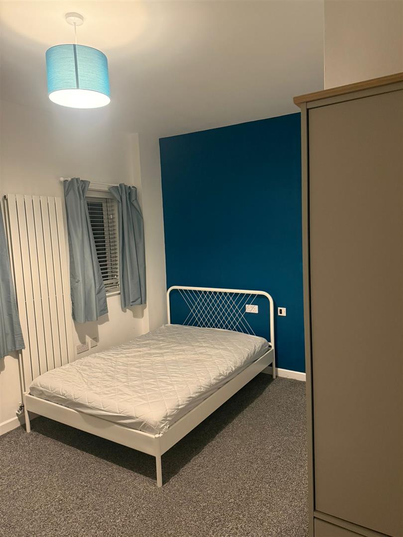 Room Queen Victoria Road in Burnley