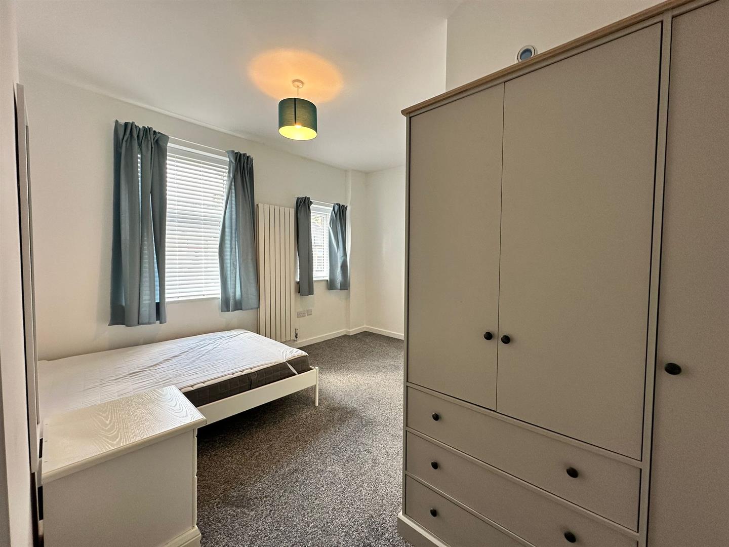 Room Queen Victoria Road in Burnley