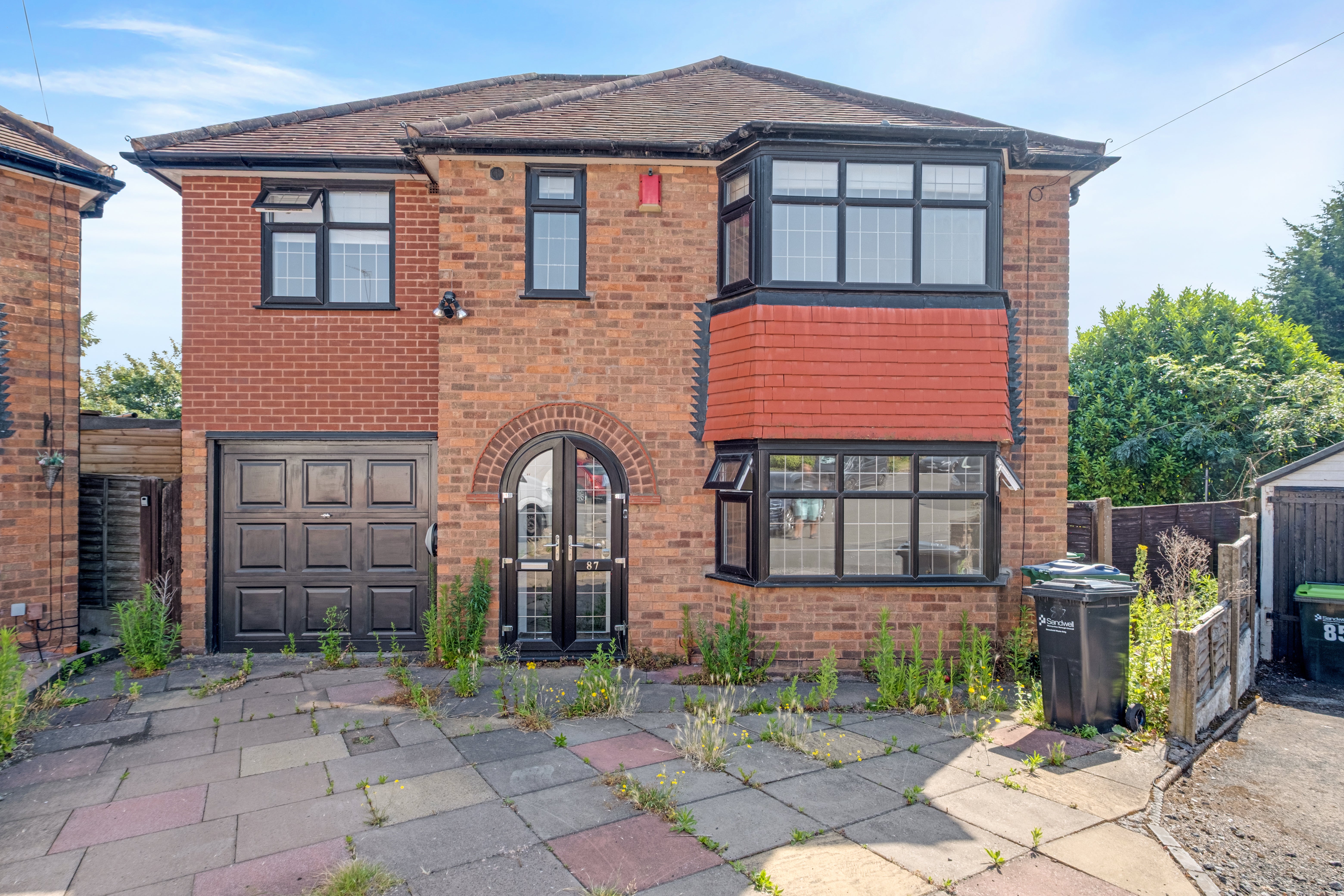 House Charlemont Avenue in Sandwell