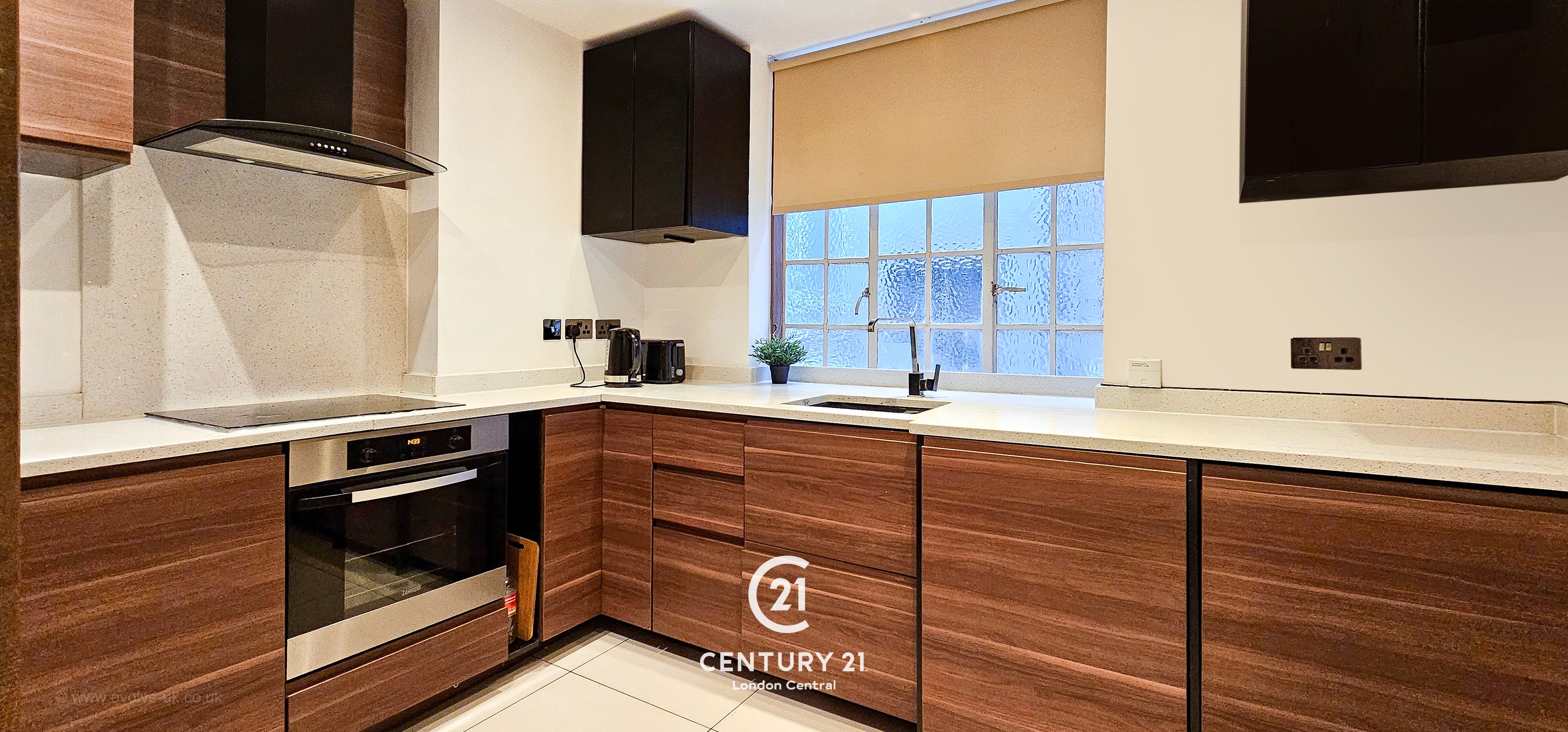 Flat Queensway in City of Westminster