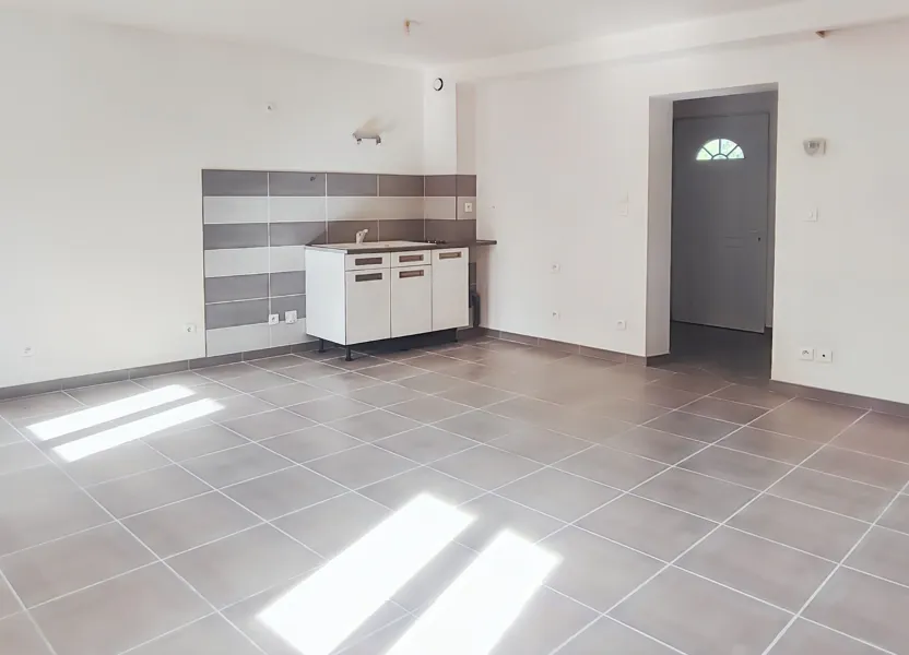 Flat Rue de Sacy le Grand in Cinqueux
