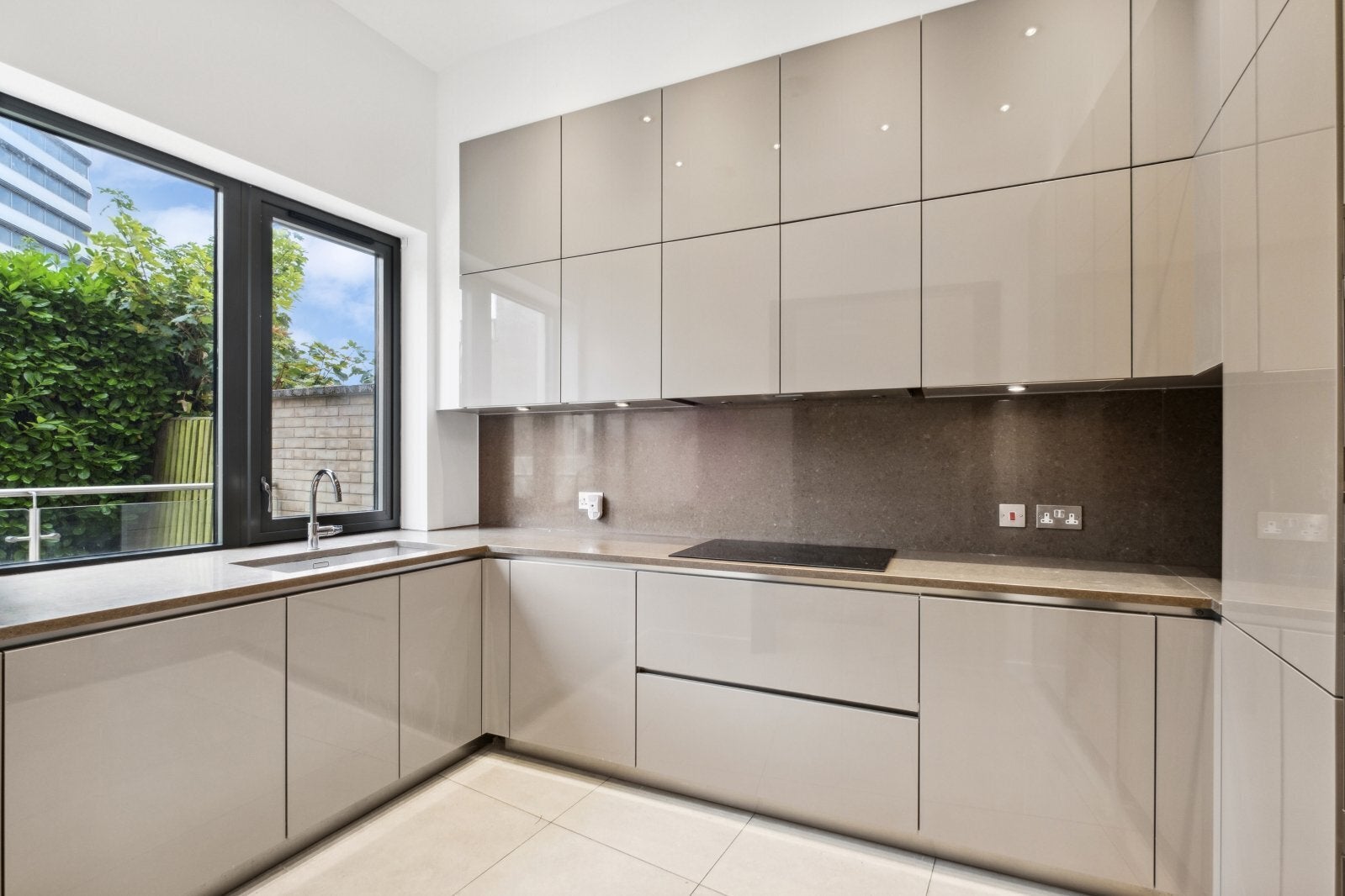 House Gunnersbury Mews in Greater London