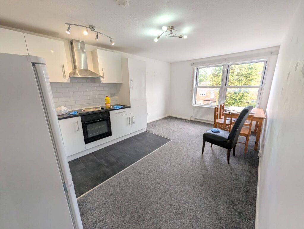 Flat Phillimore Gardens in Greater London