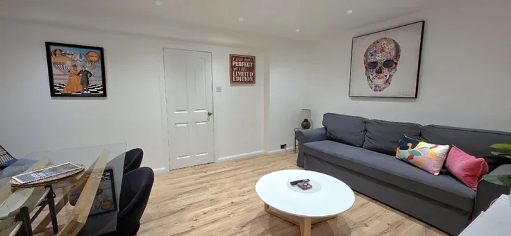 Flat Castlebar Park in Greater London