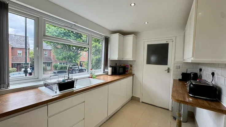 Flat Castlebar Park in Greater London