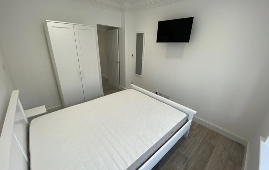 Flat Filey Road in Reading