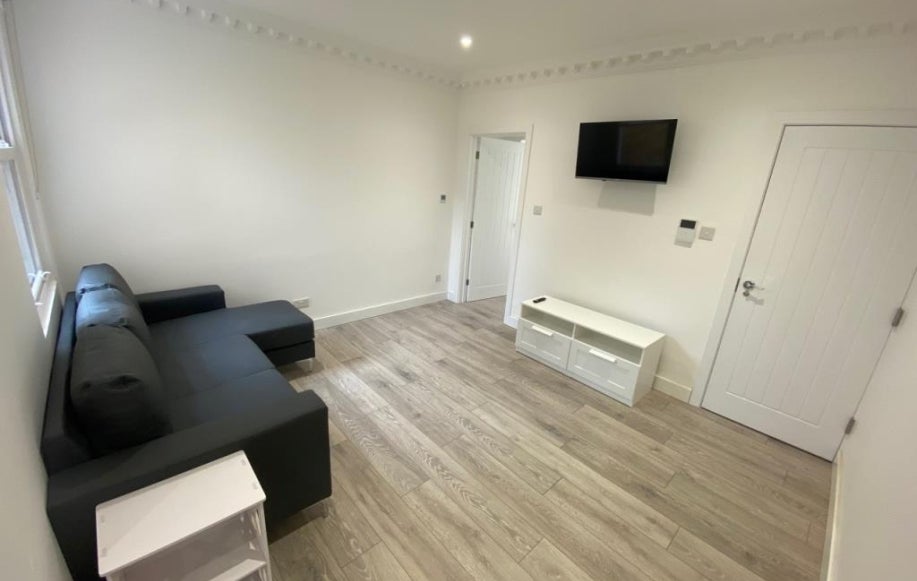Flat Filey Road in Reading