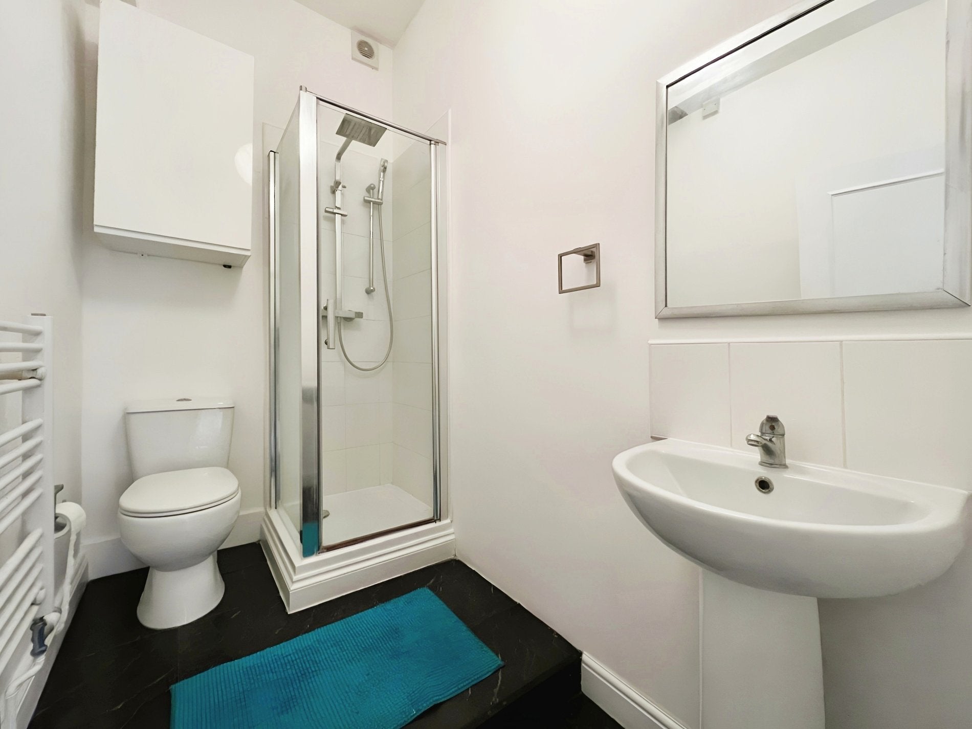 Flat Packhorse Road in Gerrards Cross