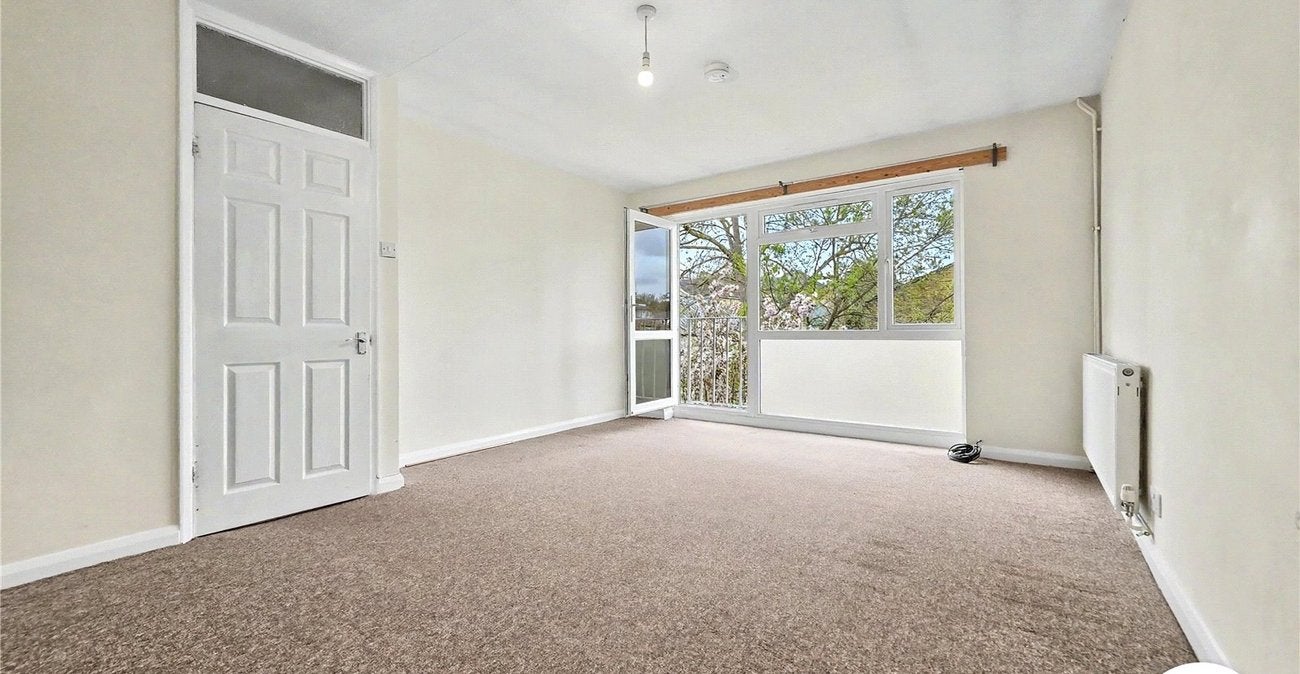 Flat Windfield Close in Greater London