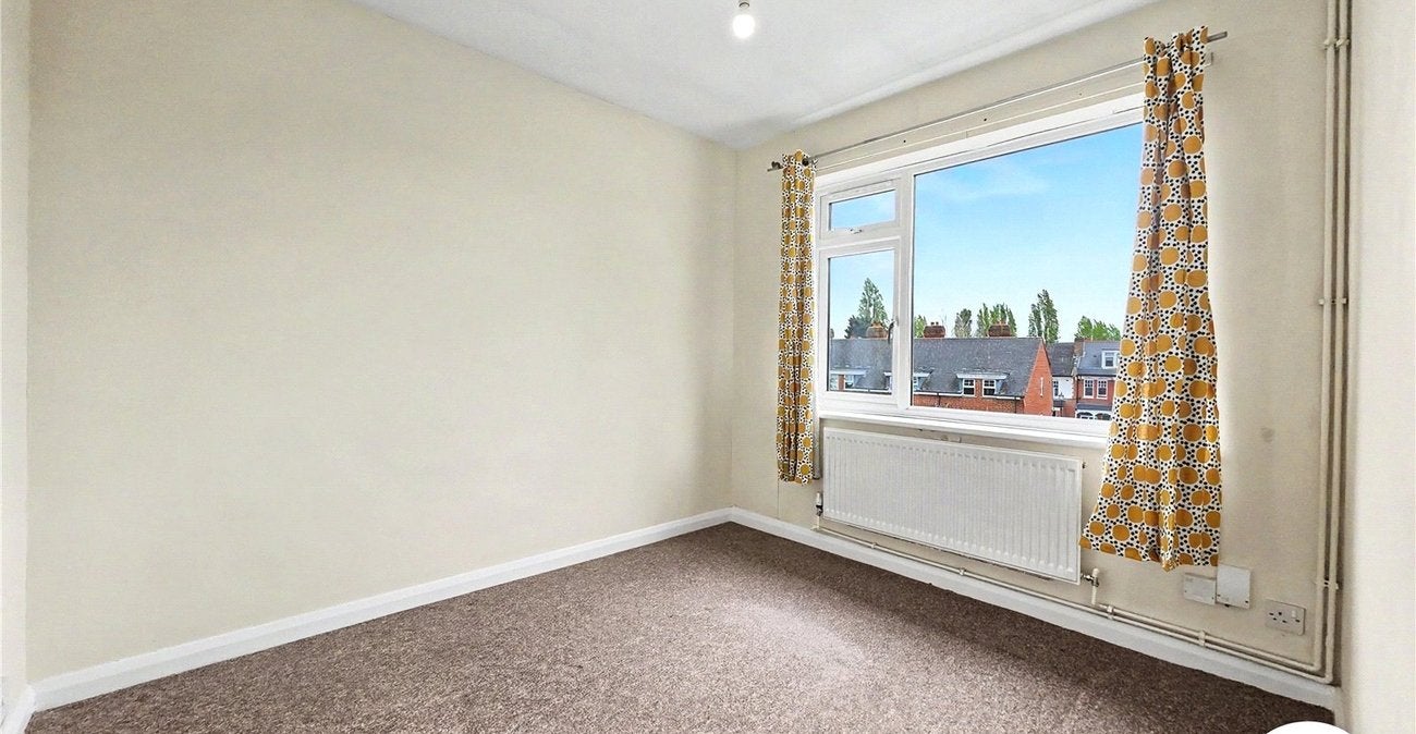 Flat Windfield Close in Greater London